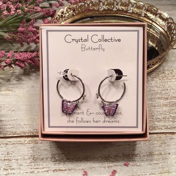 🌷[2/$50.00]🌷Butterfly Hoop Earrings - Picture 5 of 6